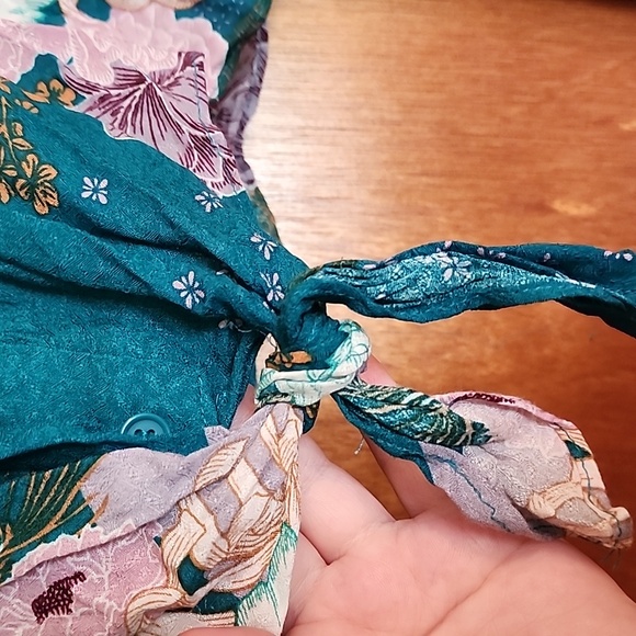 Rue 21 Floral Crop top - Picture 4 of 16